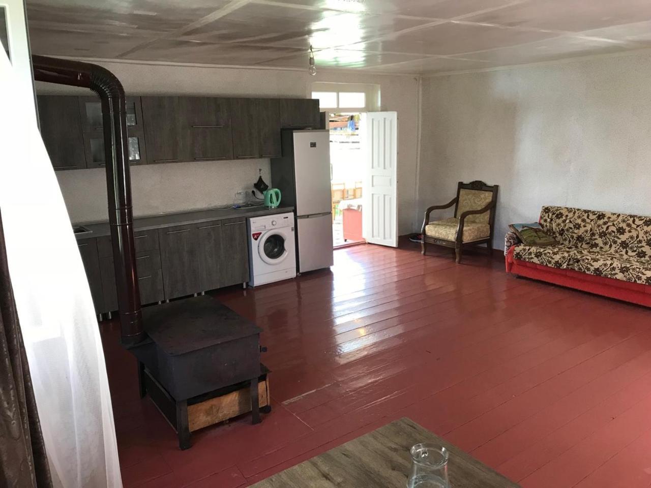 Ciuri'S Guesthouse Zhabeshi エクステリア 写真