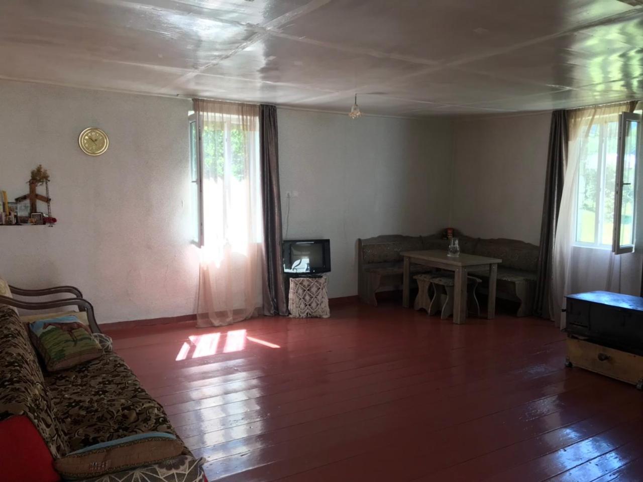 Ciuri'S Guesthouse Zhabeshi エクステリア 写真
