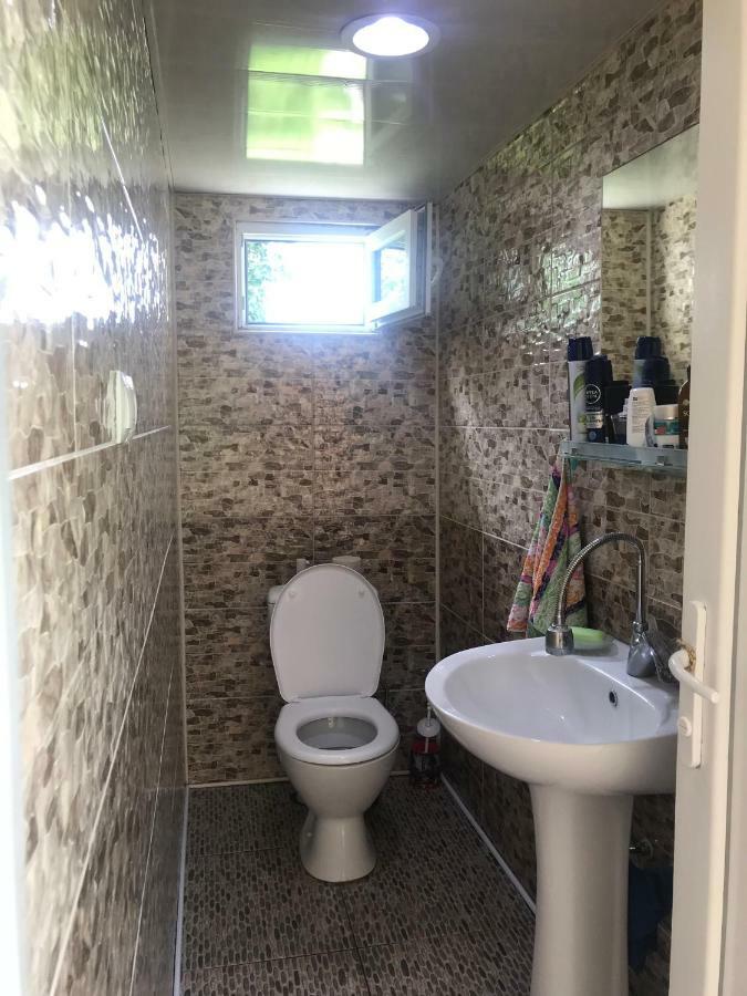 Ciuri'S Guesthouse Zhabeshi エクステリア 写真