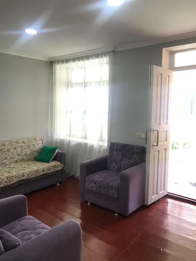 Ciuri'S Guesthouse Zhabeshi エクステリア 写真