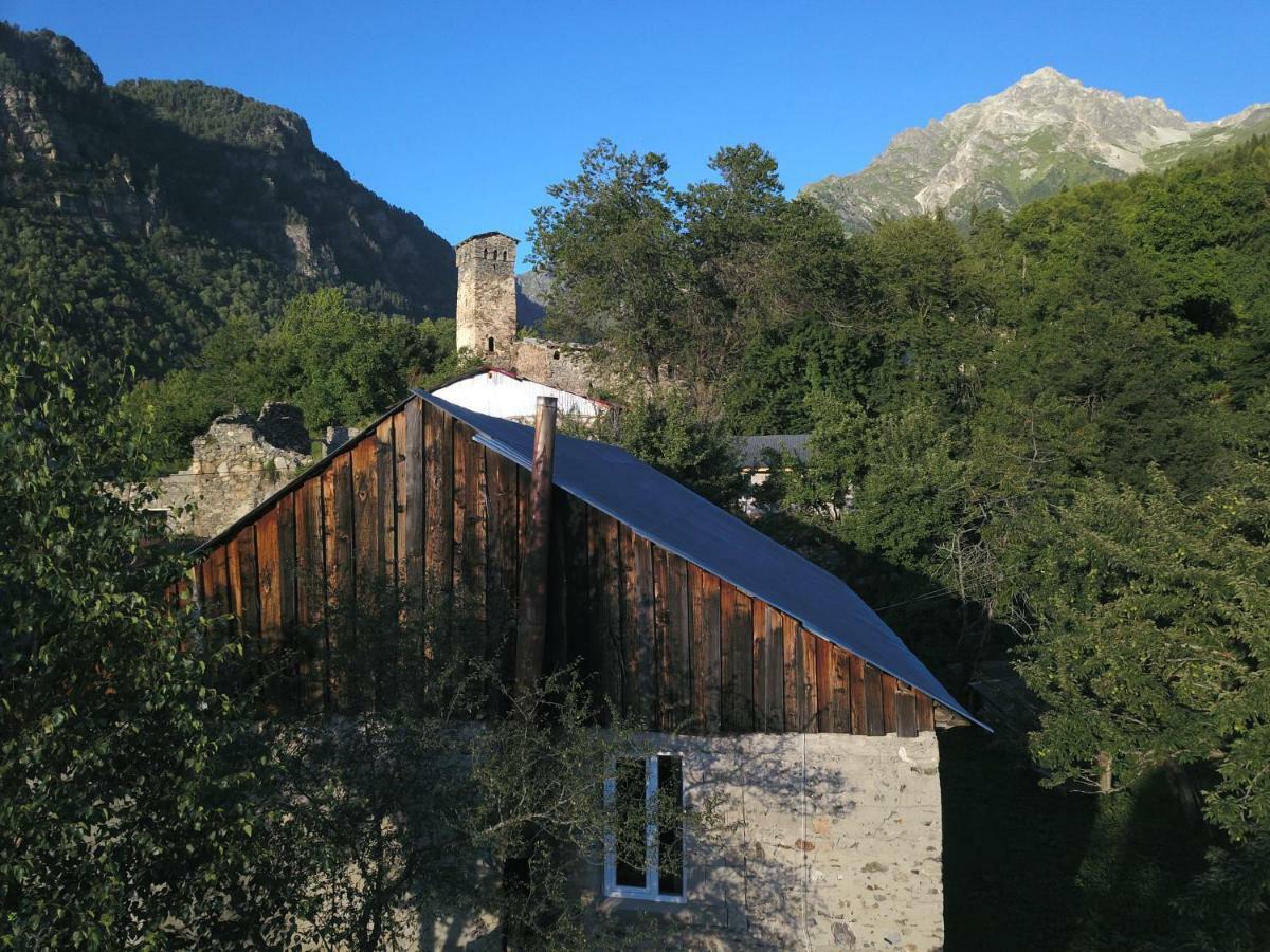Ciuri'S Guesthouse Zhabeshi エクステリア 写真