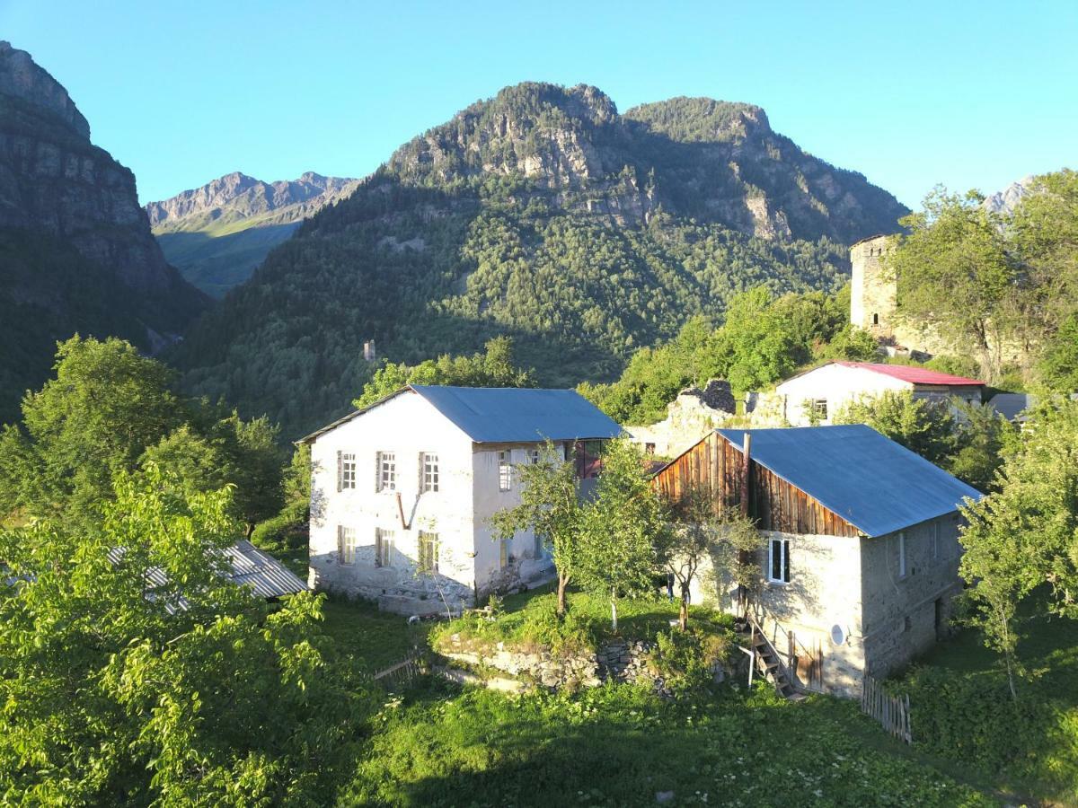 Ciuri'S Guesthouse Zhabeshi エクステリア 写真